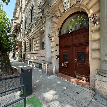 Apartament Superb Cozy In The Heart Of