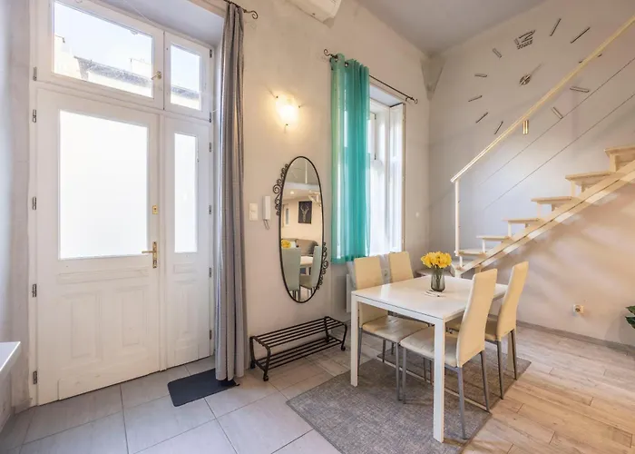 Superb Cozy In The Heart Of Lägenhet *